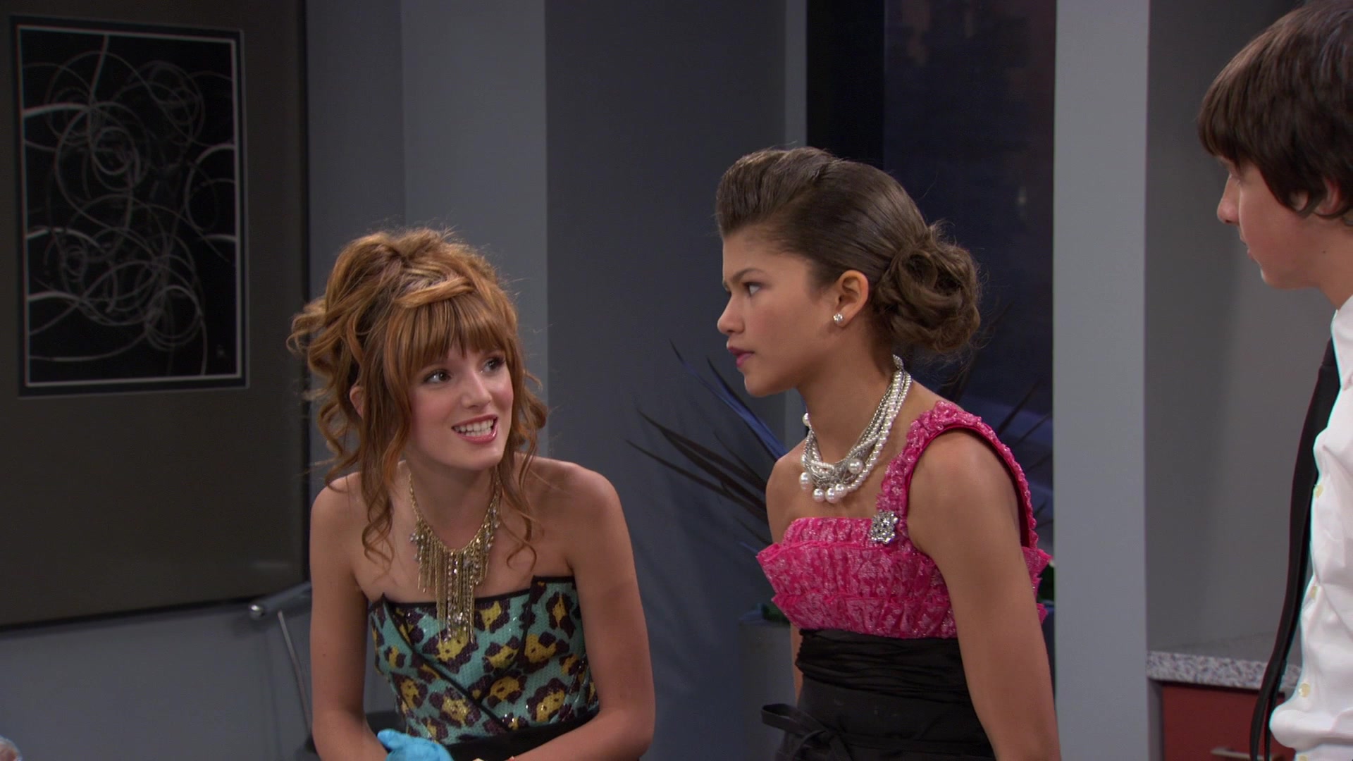 Shake_It_Up_S01E07_1080p_BTD_001696.jpg