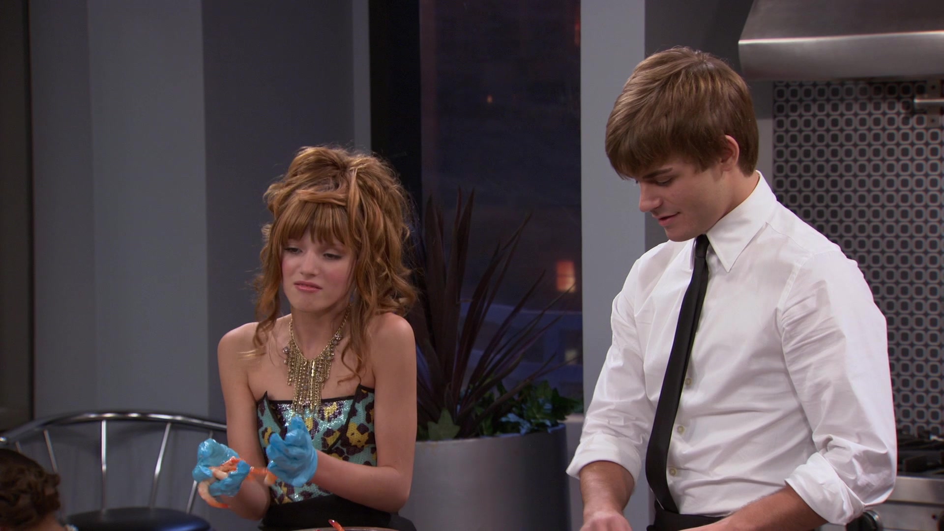 Shake_It_Up_S01E07_1080p_BTD_001779.jpg
