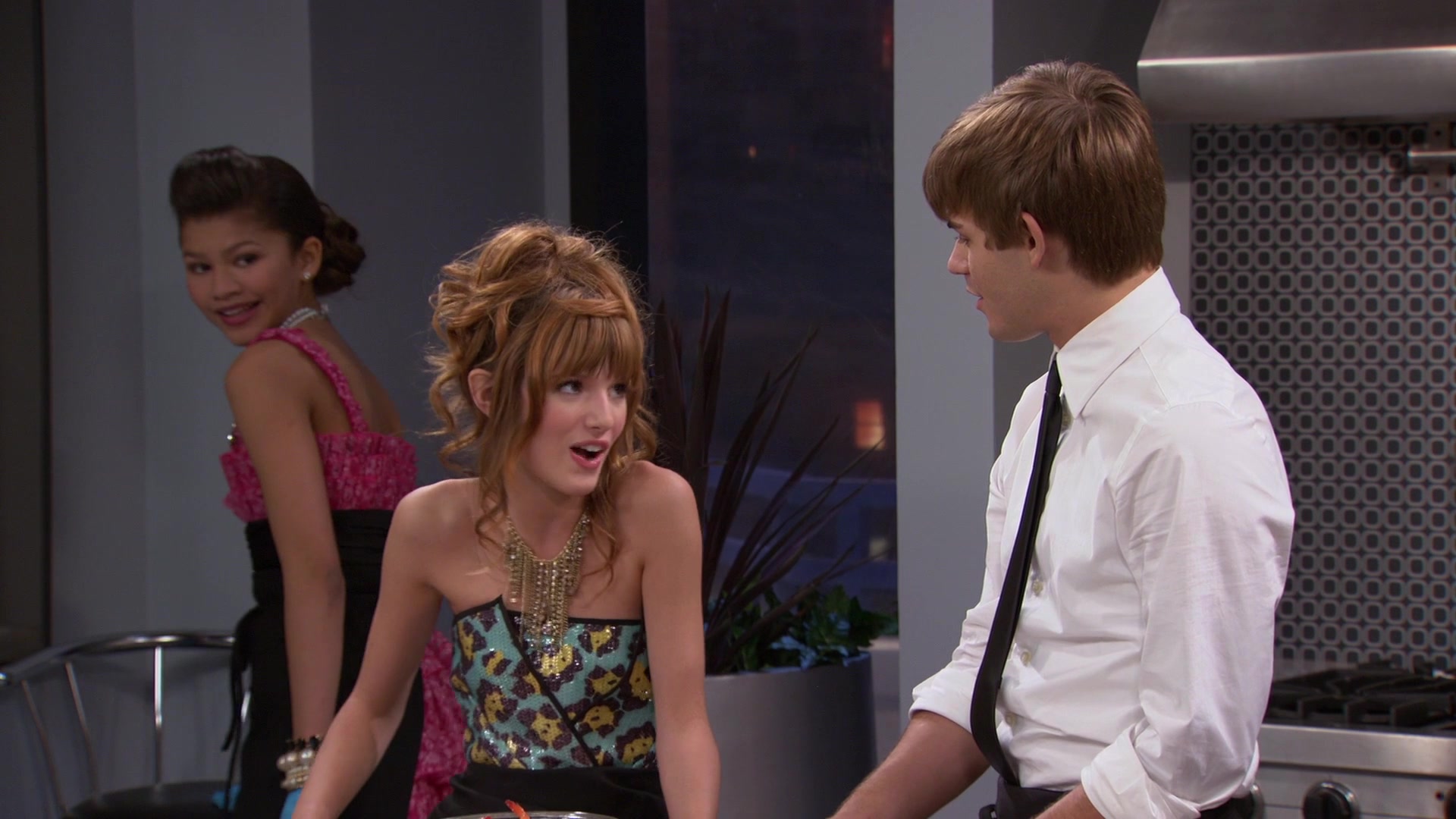 Shake_It_Up_S01E07_1080p_BTD_001795.jpg