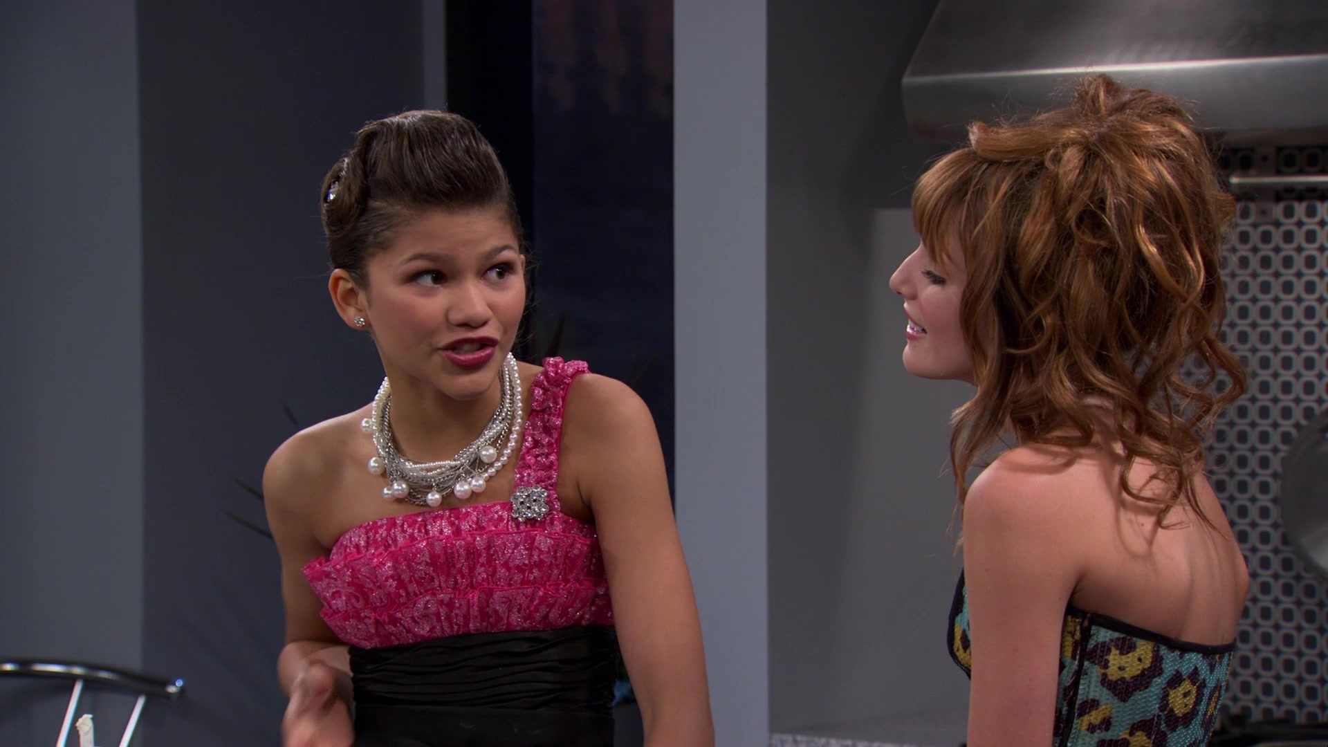 Shake_It_Up_S01E07_1080p_BTD_002430.jpg