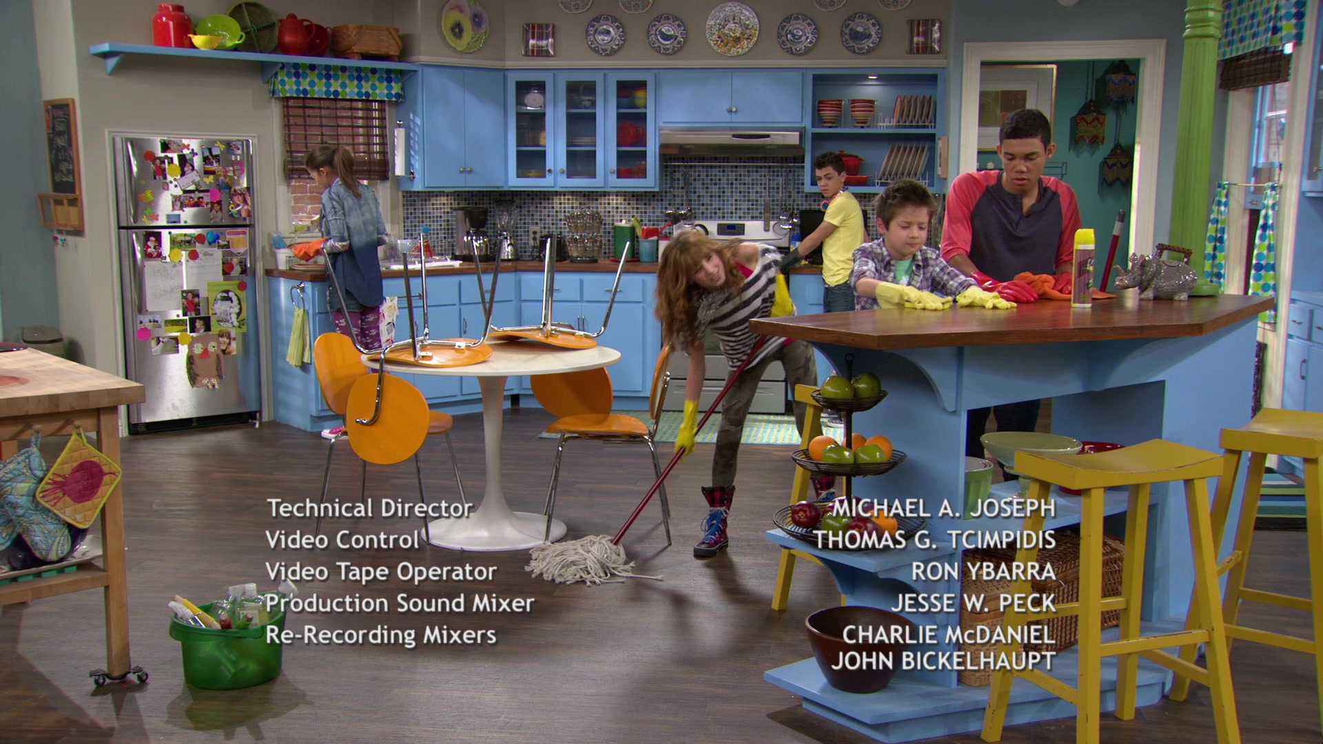 Shake_It_Up_S01E07_1080p_BTD_003080.jpg
