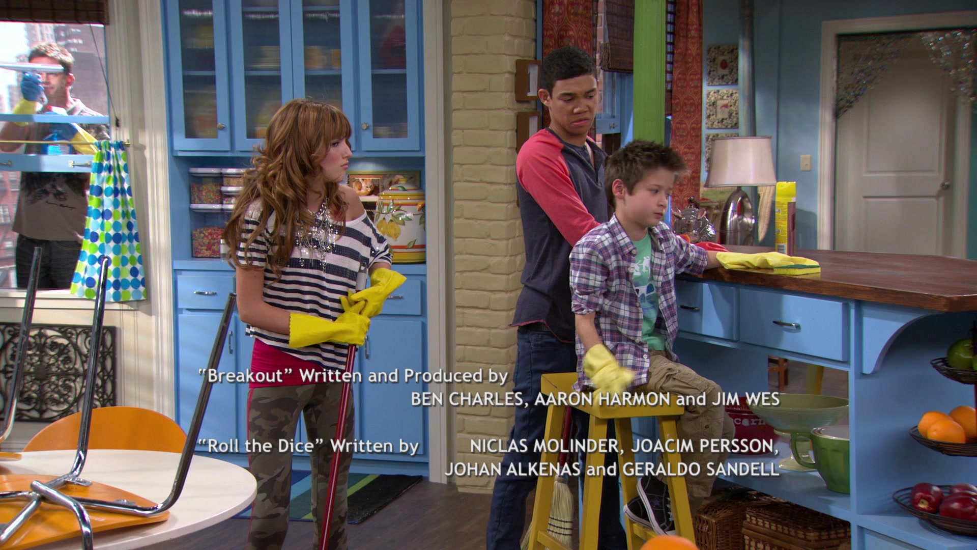 Shake_It_Up_S01E07_1080p_BTD_003089.jpg