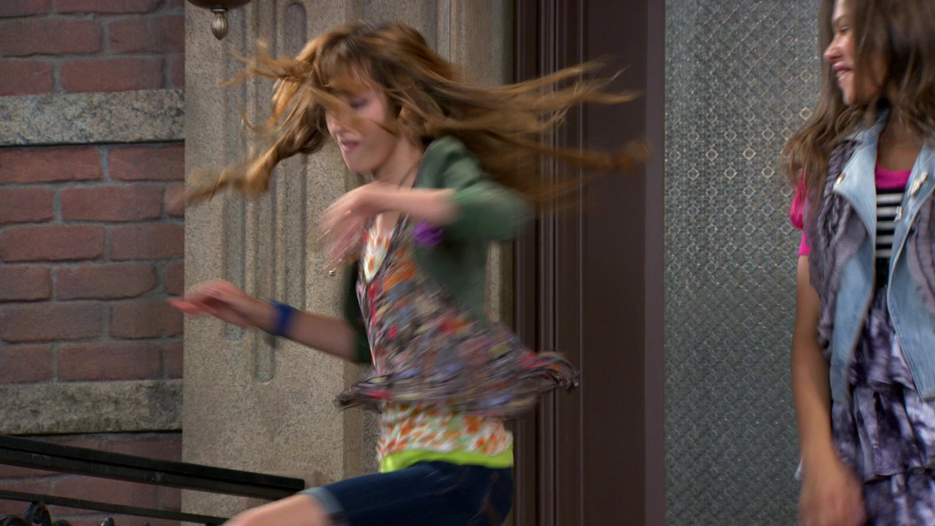 Shake_It_Up_S01E08_1080p_BTD_000064.jpg