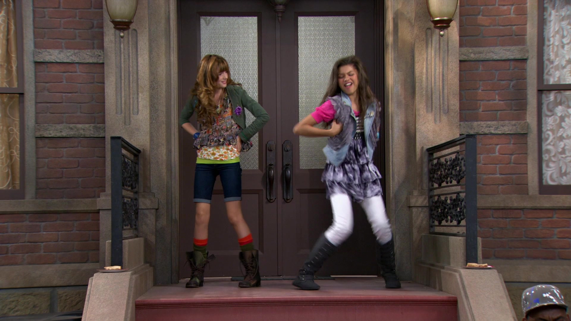 Shake_It_Up_S01E08_1080p_BTD_000068.jpg