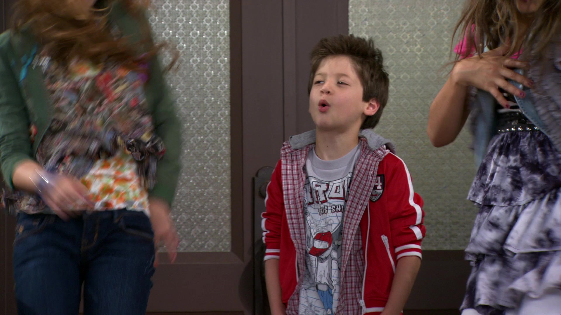 Shake_It_Up_S01E08_1080p_BTD_000120.jpg