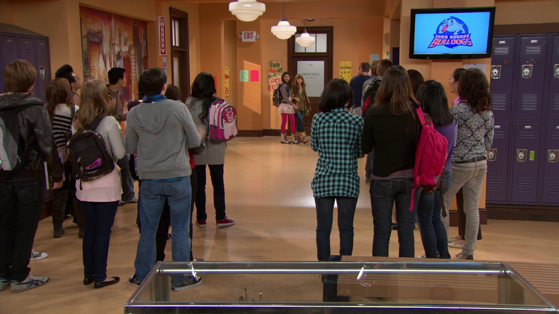 Shake_It_Up_S01E08_1080p_BTD_000295.jpg
