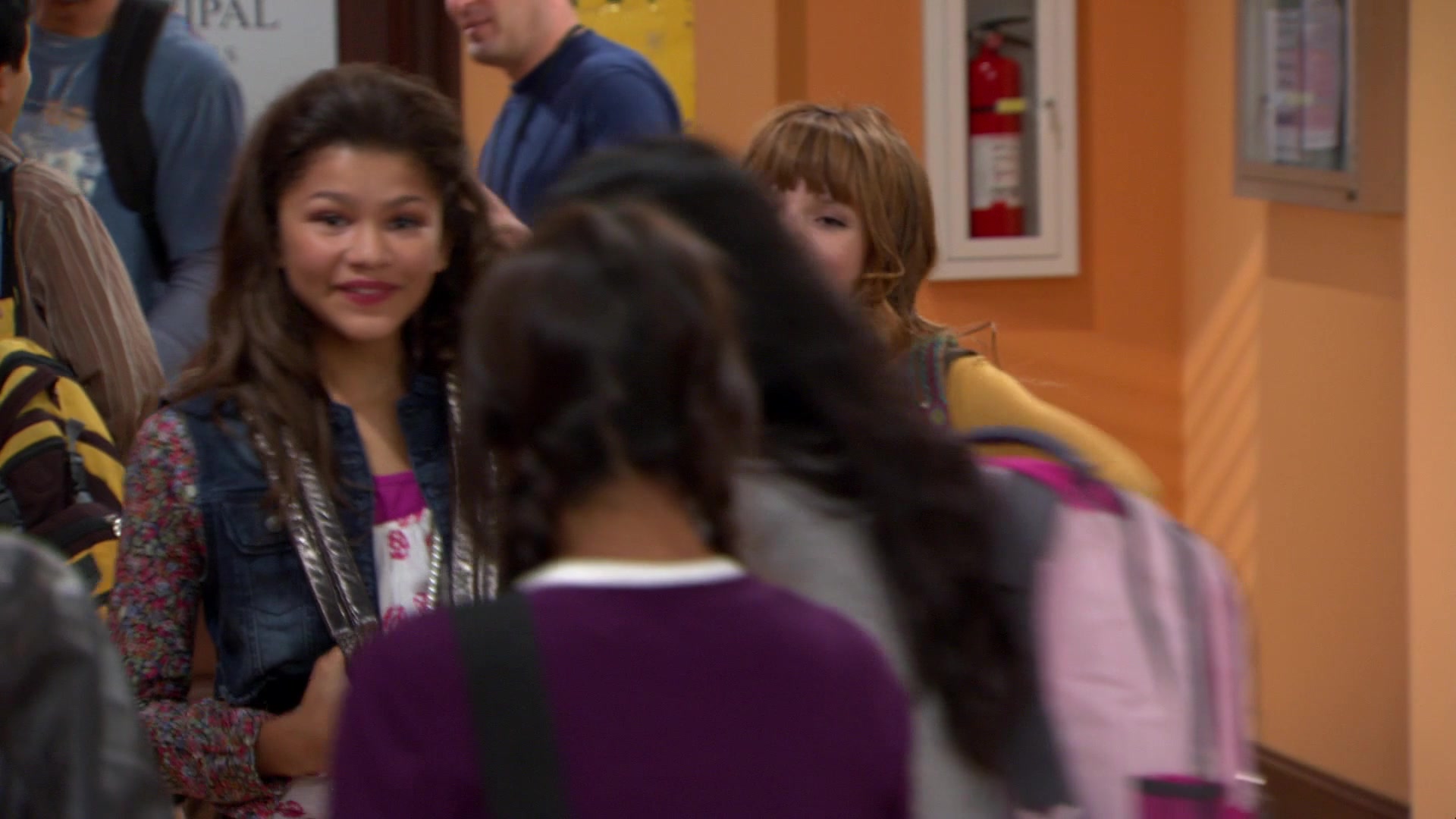 Shake_It_Up_S01E08_1080p_BTD_000319.jpg