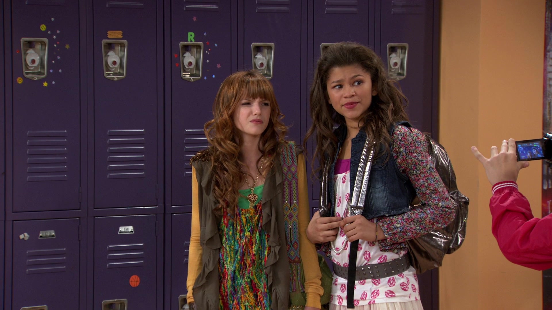 Shake_It_Up_S01E08_1080p_BTD_000333.jpg