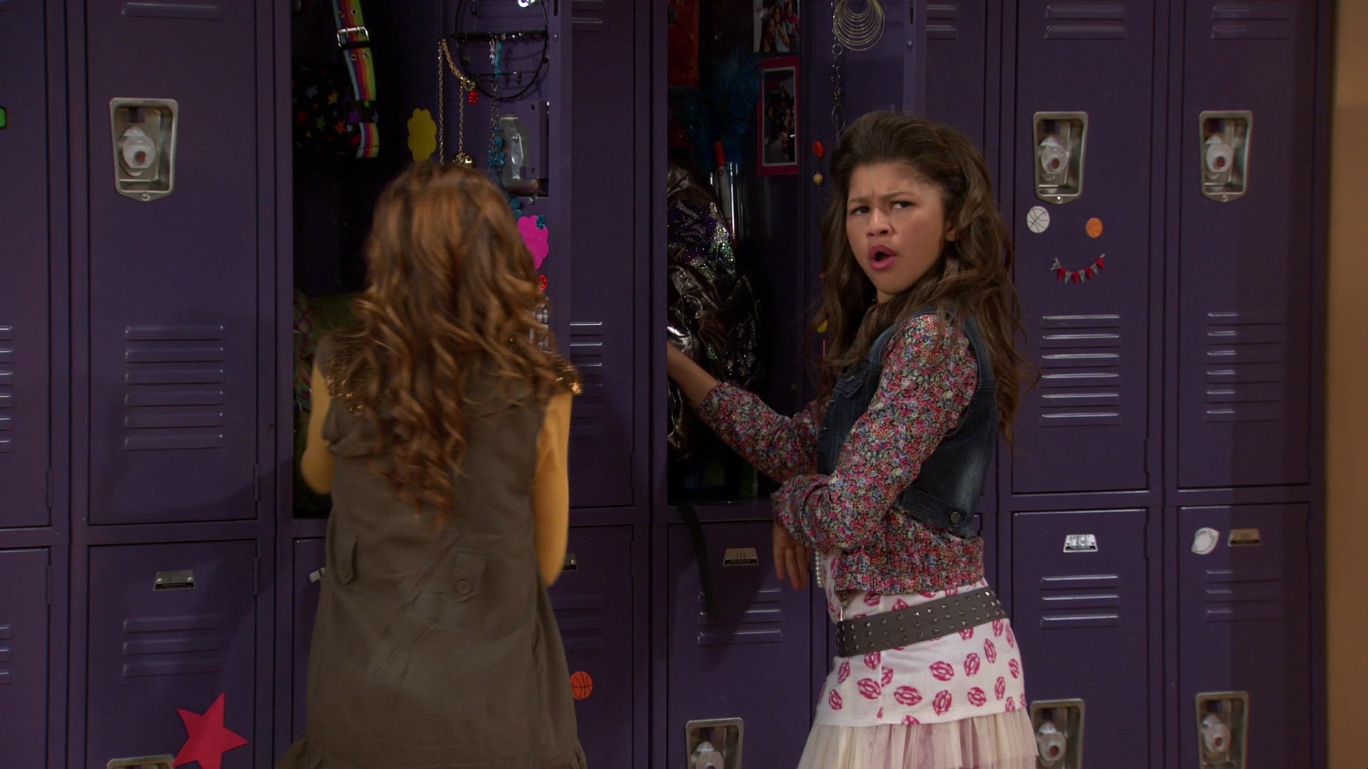 Shake_It_Up_S01E08_1080p_BTD_000369.jpg