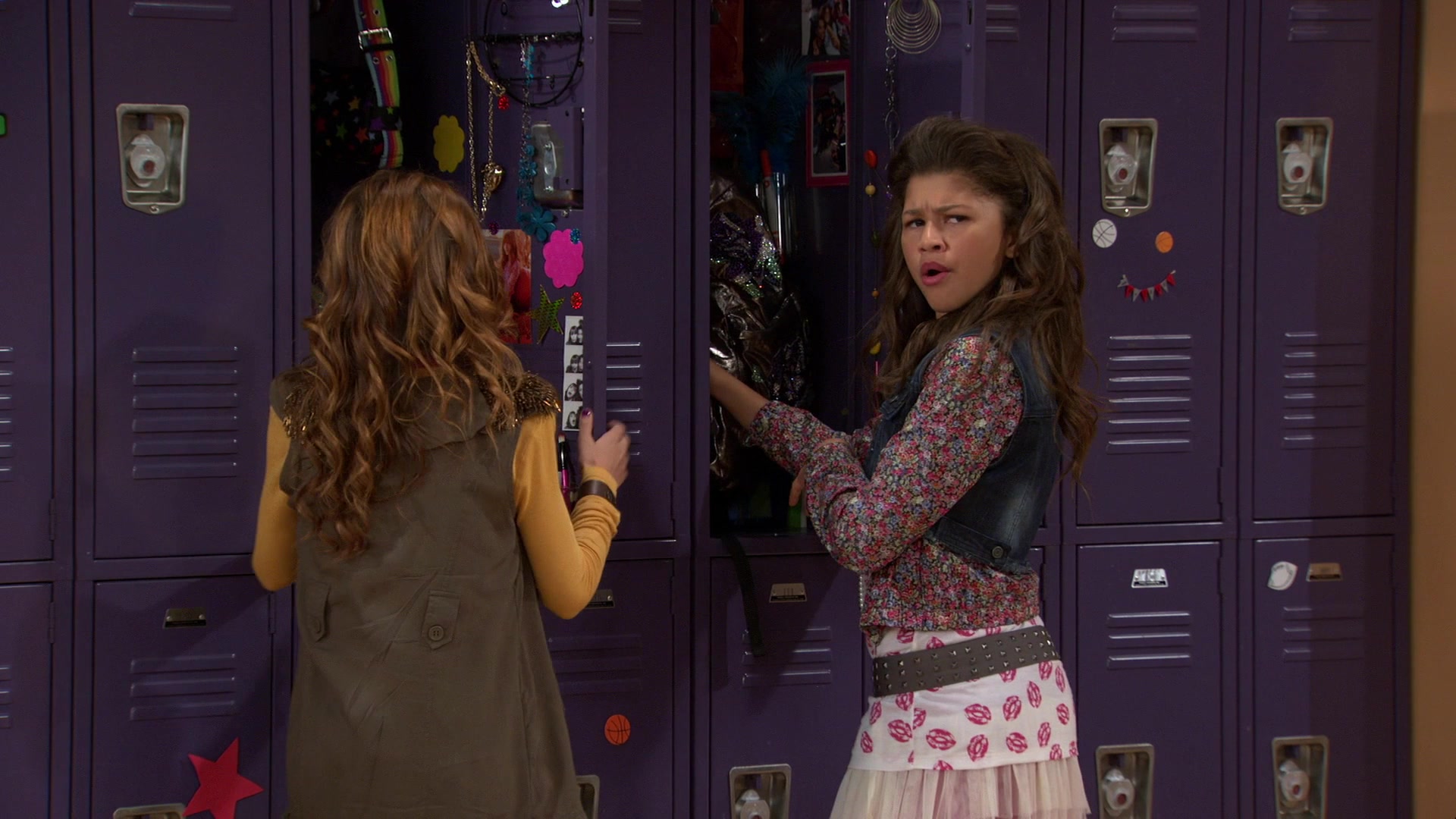 Shake_It_Up_S01E08_1080p_BTD_000370.jpg