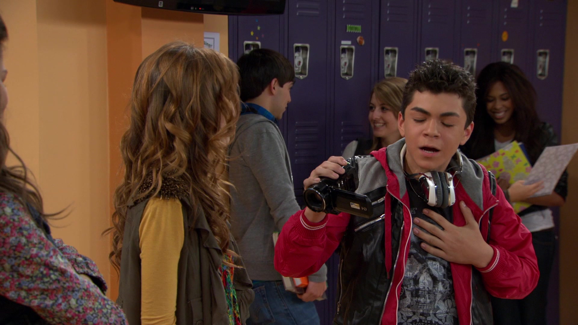 Shake_It_Up_S01E08_1080p_BTD_000392.jpg Shake_It_Up_S01E08_1080p_BTD_000392.jpg