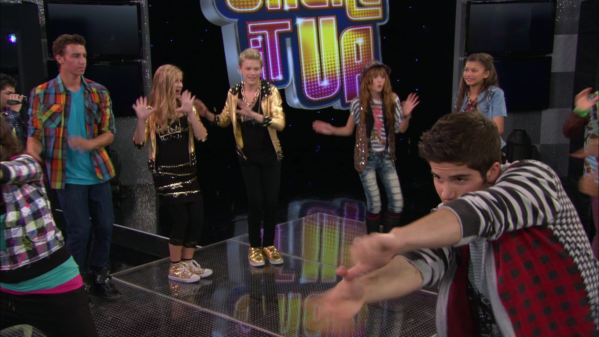 Shake_It_Up_S01E08_1080p_BTD_000815.jpg