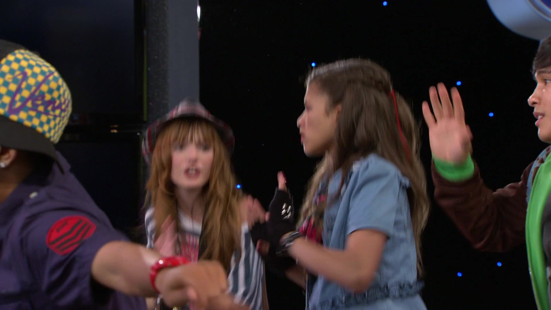 Shake_It_Up_S01E08_1080p_BTD_000832.jpg