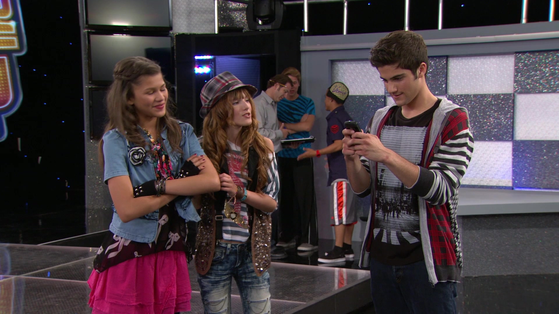 Shake_It_Up_S01E08_1080p_BTD_000901.jpg