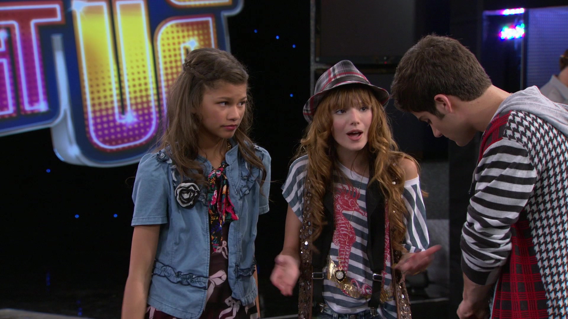 Shake_It_Up_S01E08_1080p_BTD_000927.jpg