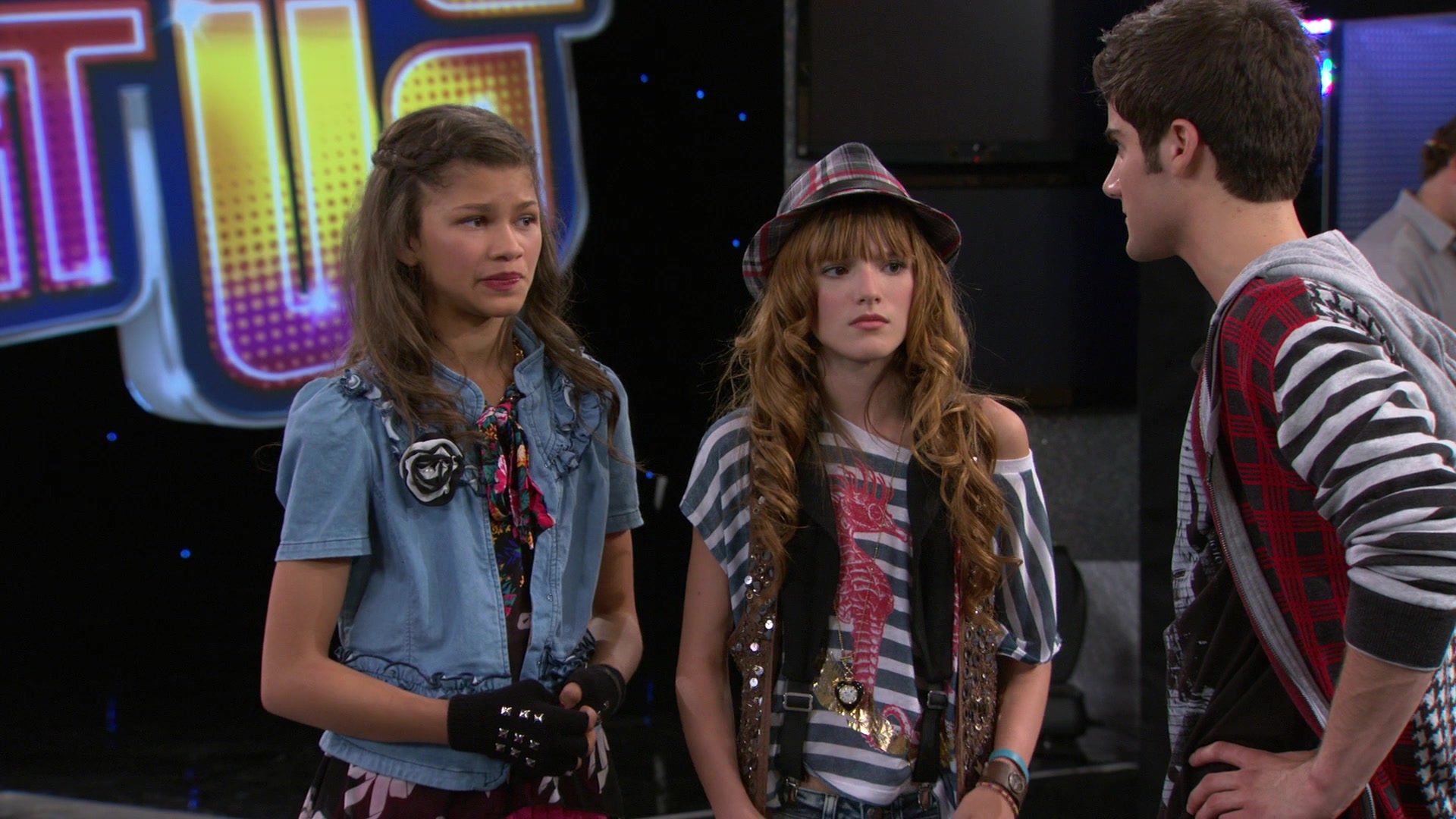 Shake_It_Up_S01E08_1080p_BTD_000952.jpg