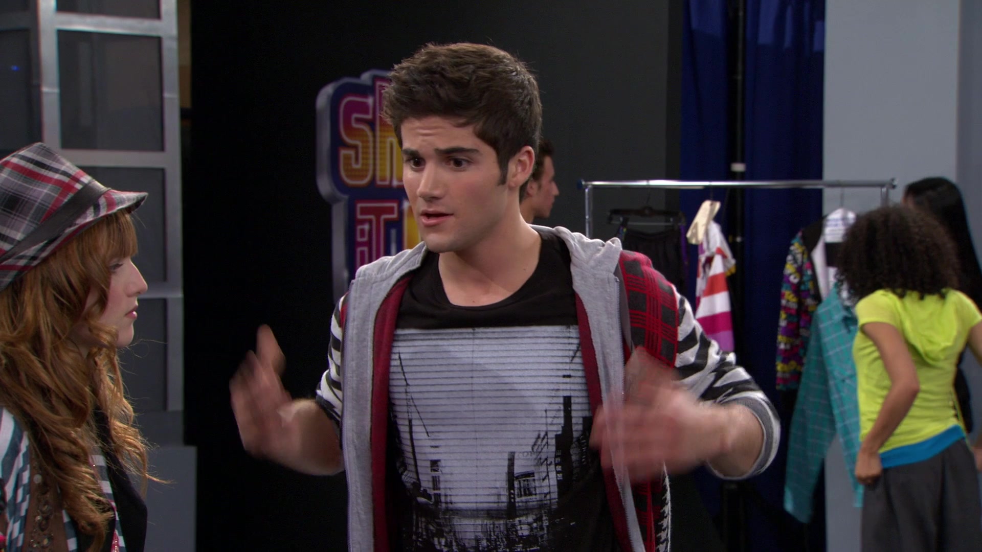 Shake_It_Up_S01E08_1080p_BTD_000953.jpg