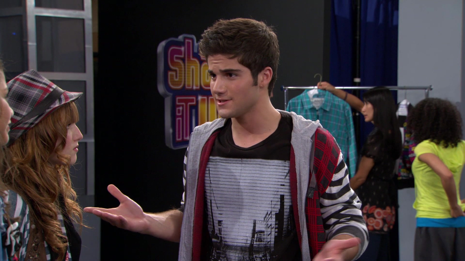Shake_It_Up_S01E08_1080p_BTD_000957.jpg