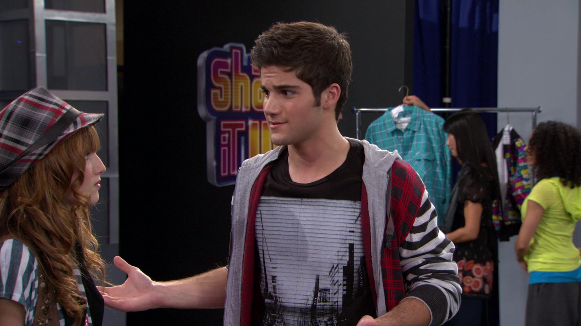 Shake_It_Up_S01E08_1080p_BTD_000959.jpg Shake_It_Up_S01E08_1080p_BTD_000959.jpg