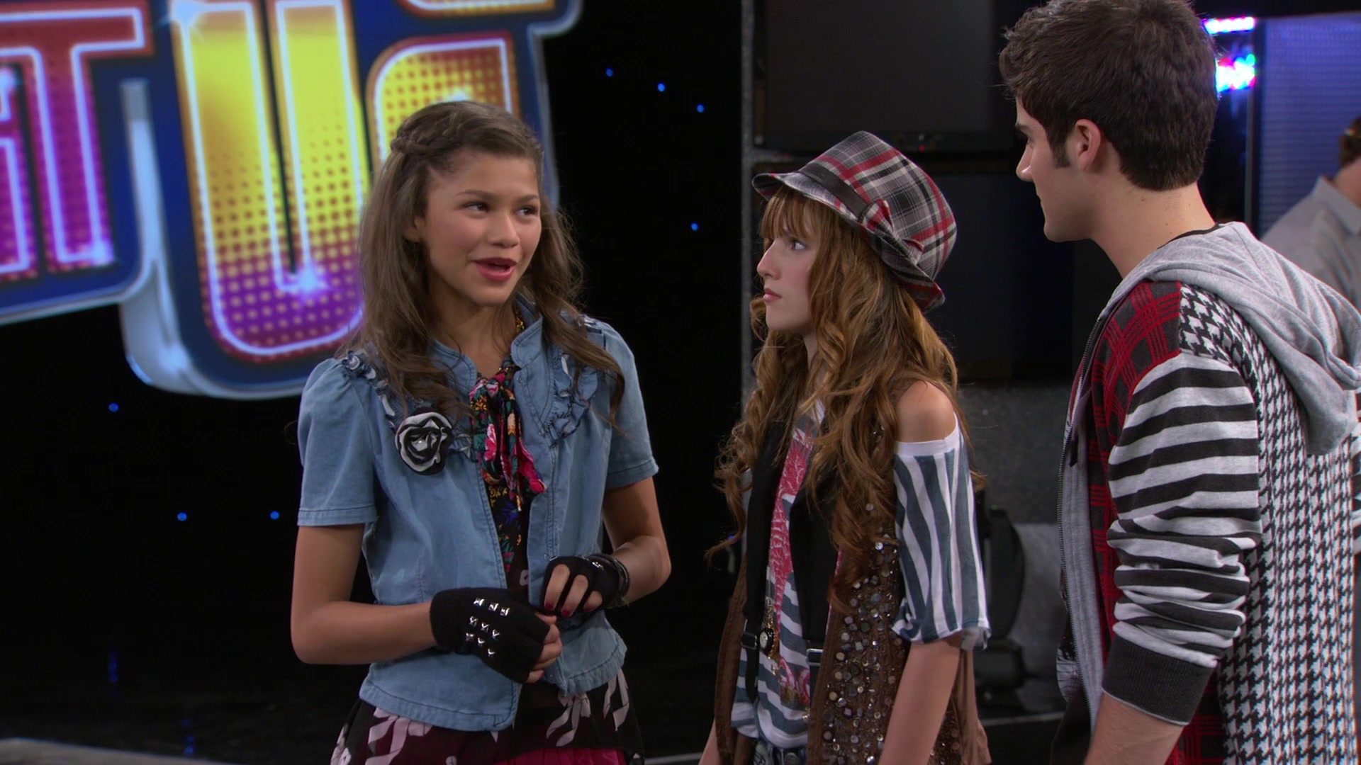 Shake_It_Up_S01E08_1080p_BTD_000964.jpg