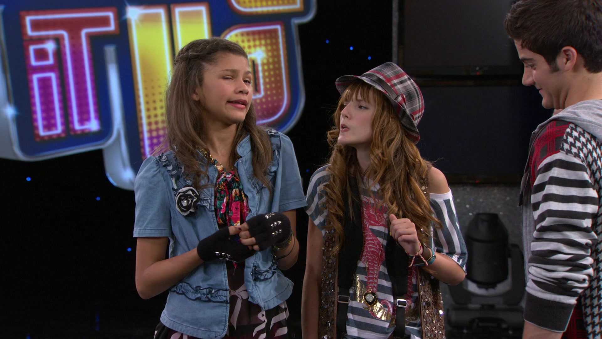 Shake_It_Up_S01E08_1080p_BTD_000974.jpg