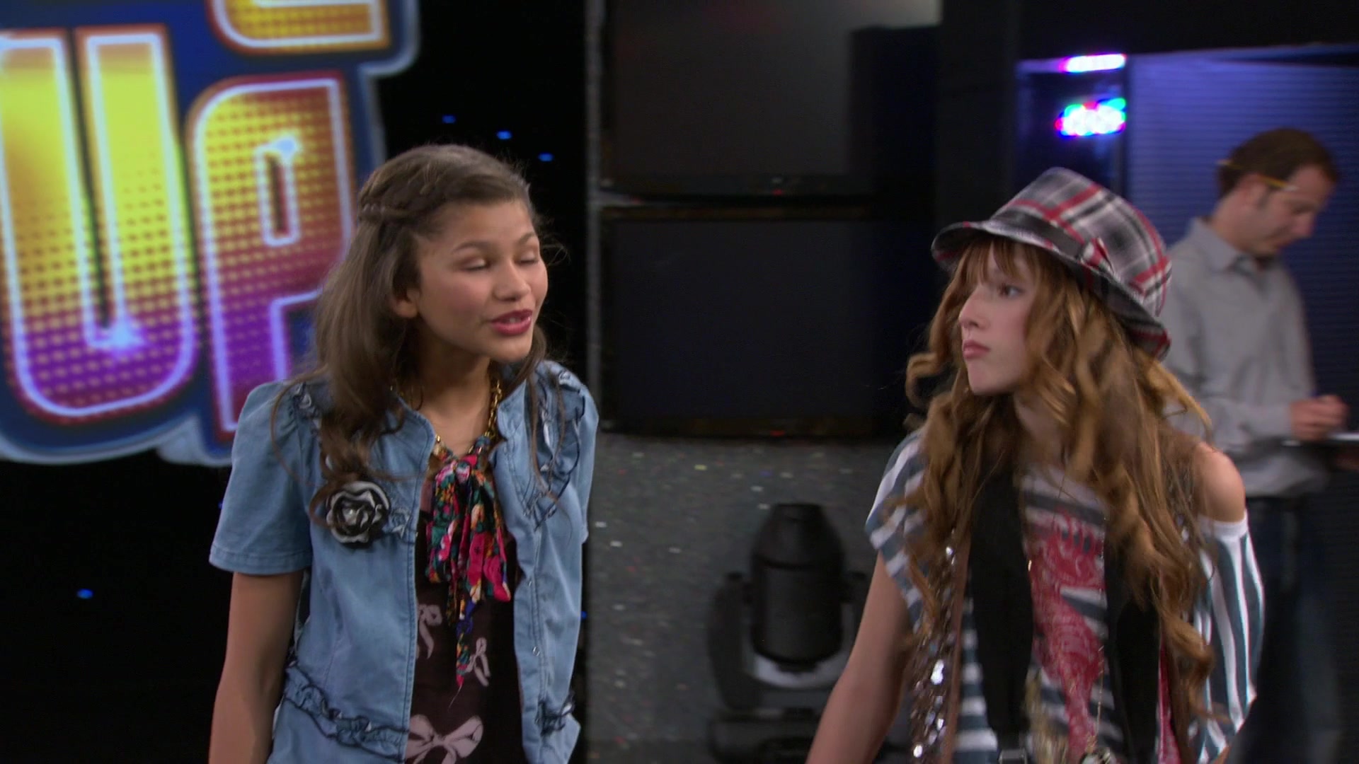 Shake_It_Up_S01E08_1080p_BTD_000991.jpg Shake_It_Up_S01E08_1080p_BTD_000991.jpg