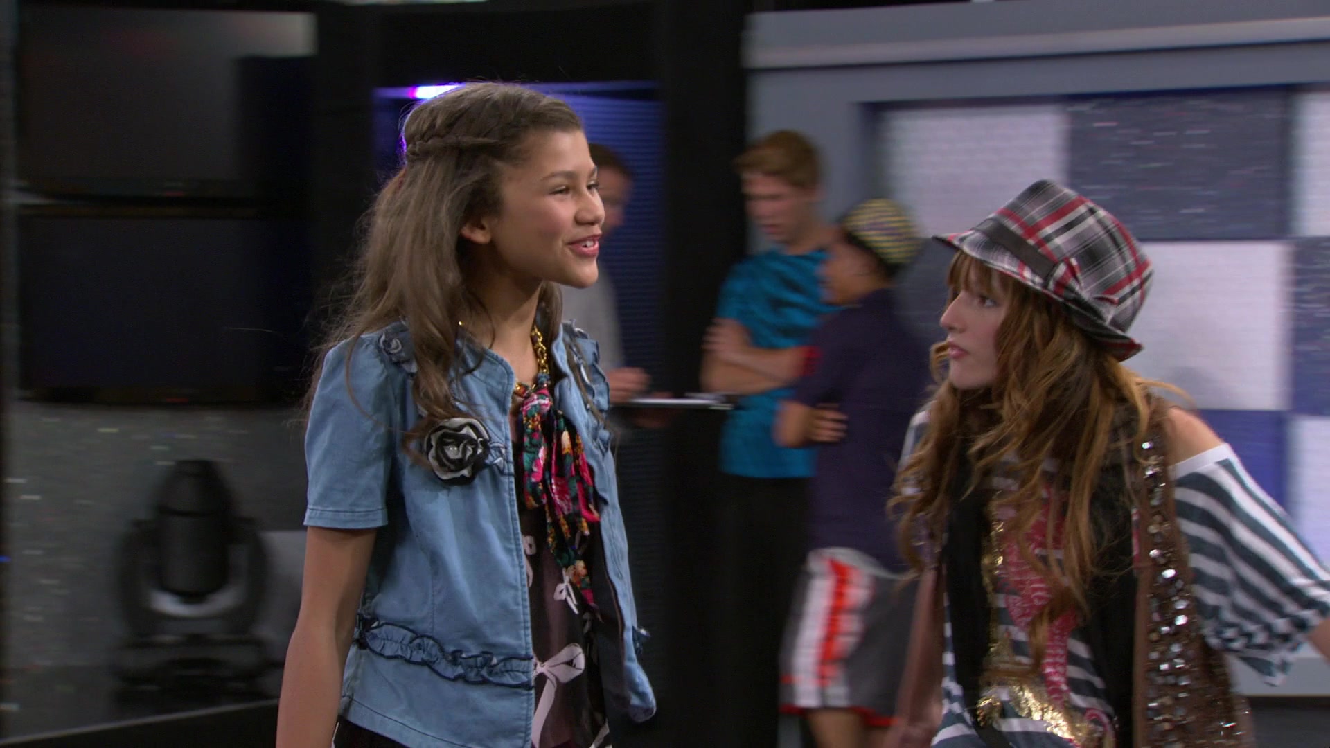 Shake_It_Up_S01E08_1080p_BTD_000993.jpg Shake_It_Up_S01E08_1080p_BTD_000993.jpg