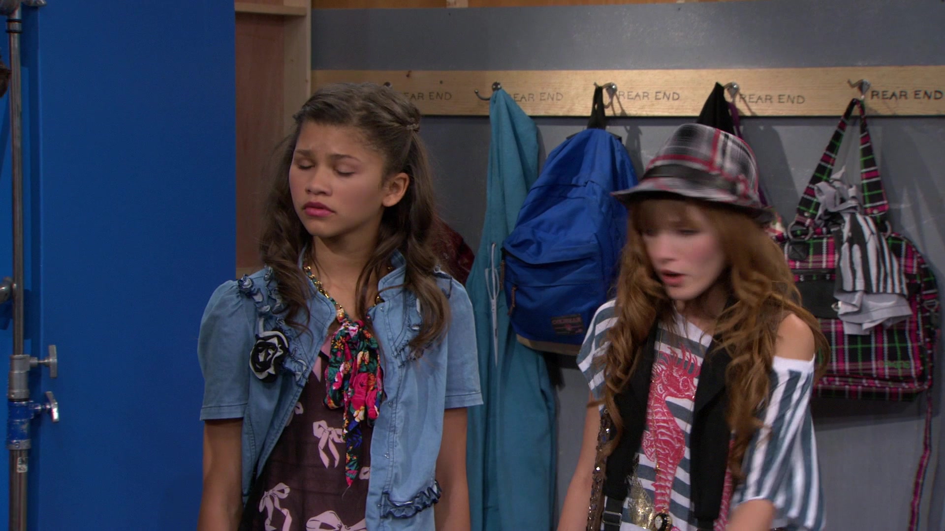 Shake_It_Up_S01E08_1080p_BTD_001013.jpg