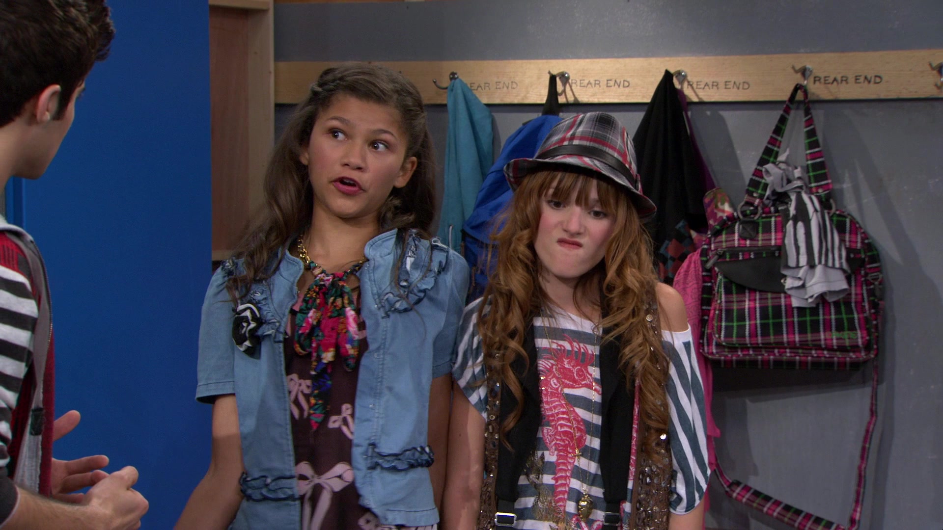 Shake_It_Up_S01E08_1080p_BTD_001033.jpg