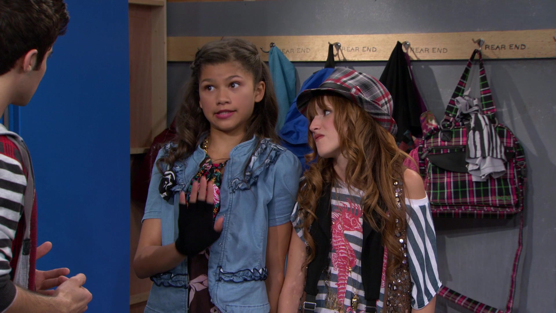 Shake_It_Up_S01E08_1080p_BTD_001035.jpg