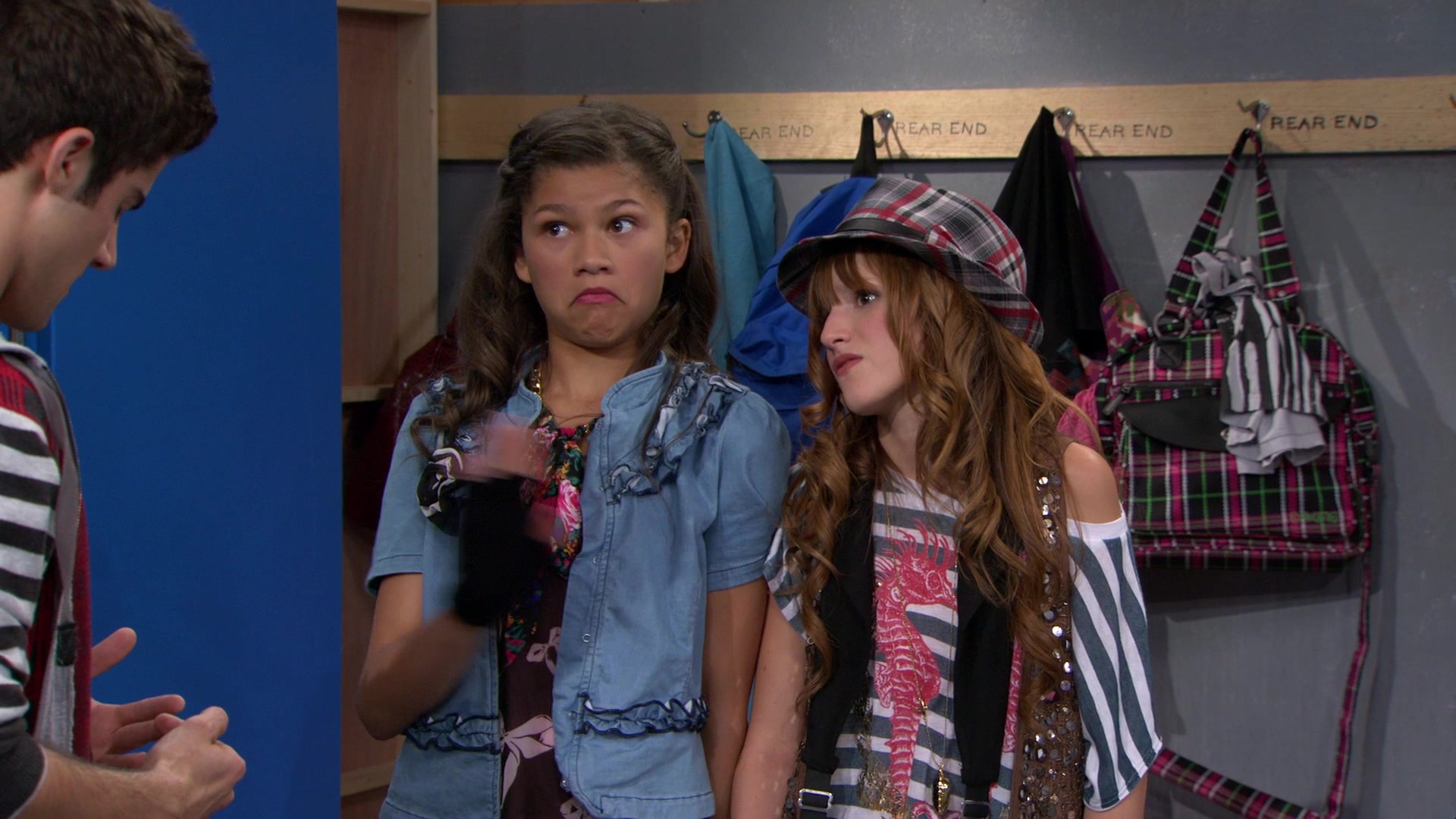 Shake_It_Up_S01E08_1080p_BTD_001037.jpg