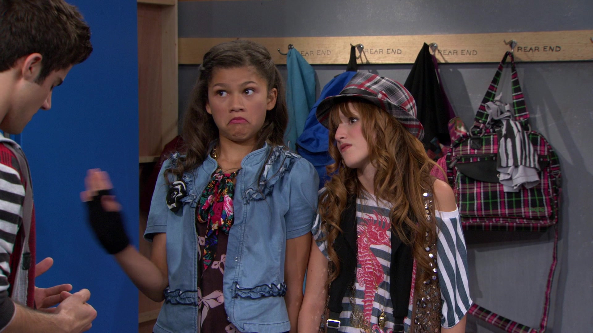 Shake_It_Up_S01E08_1080p_BTD_001038.jpg