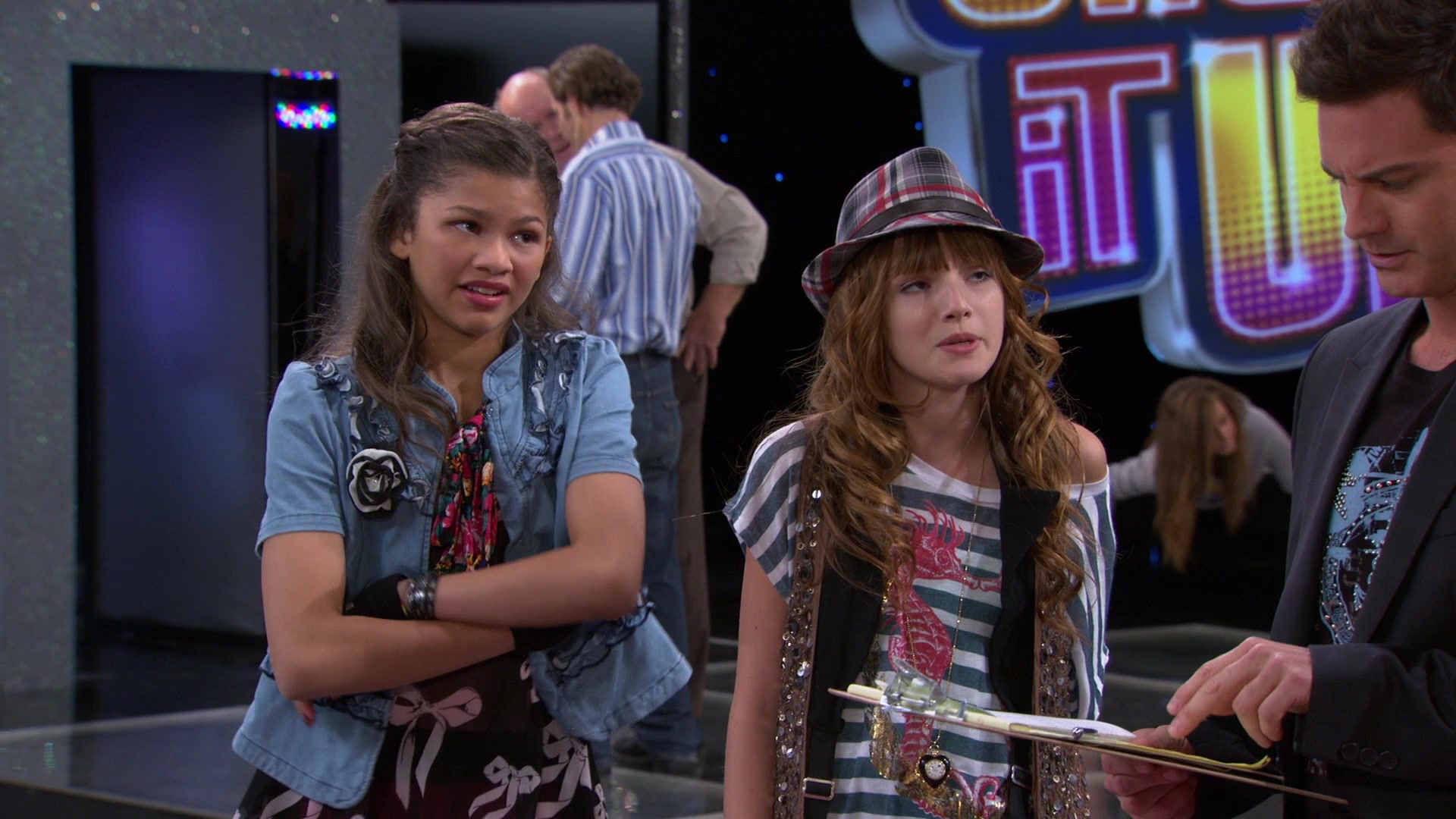 Shake_It_Up_S01E08_1080p_BTD_001212.jpg