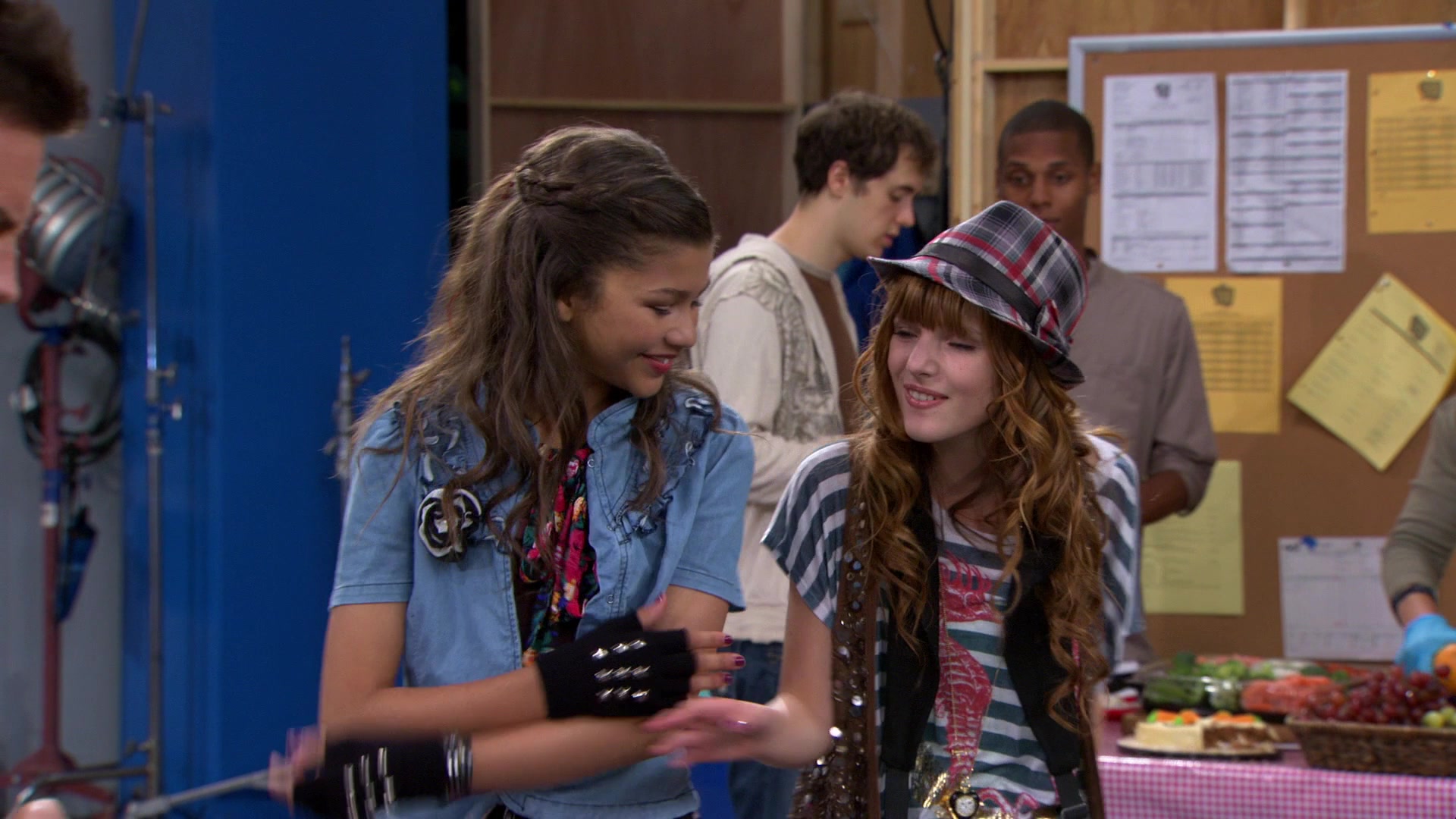 Shake_It_Up_S01E08_1080p_BTD_001259.jpg Shake_It_Up_S01E08_1080p_BTD_001259.jpg