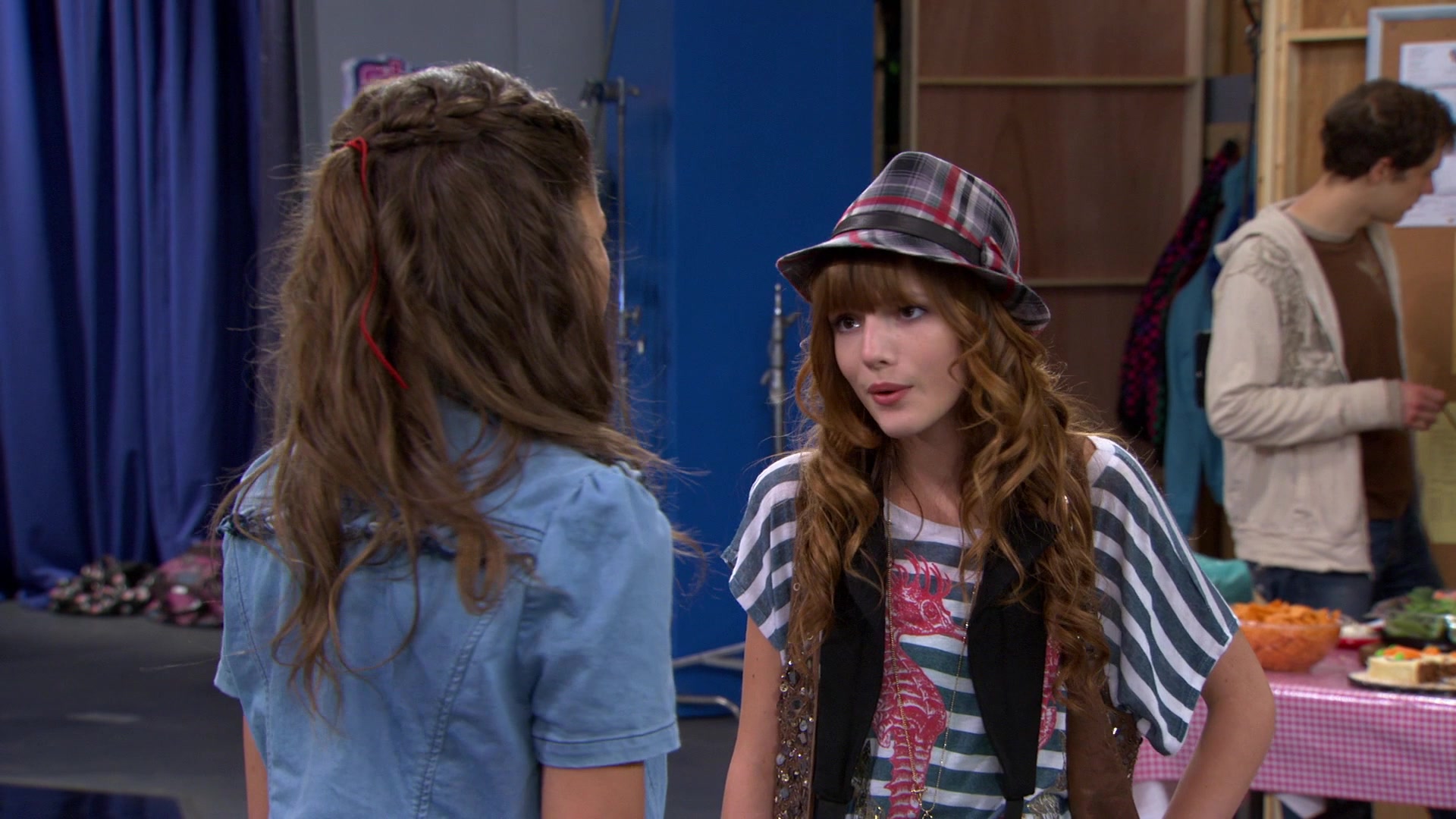 Shake_It_Up_S01E08_1080p_BTD_001378.jpg
