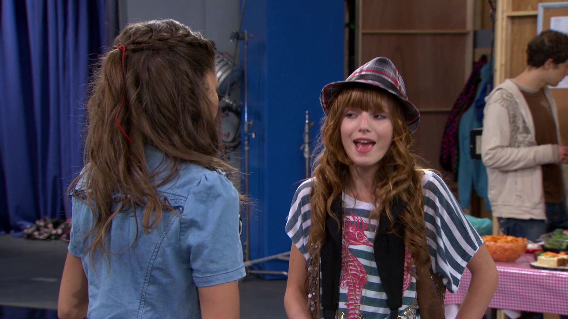 Shake_It_Up_S01E08_1080p_BTD_001380.jpg