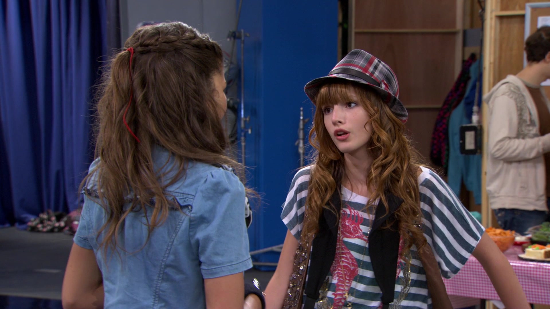 Shake_It_Up_S01E08_1080p_BTD_001383.jpg
