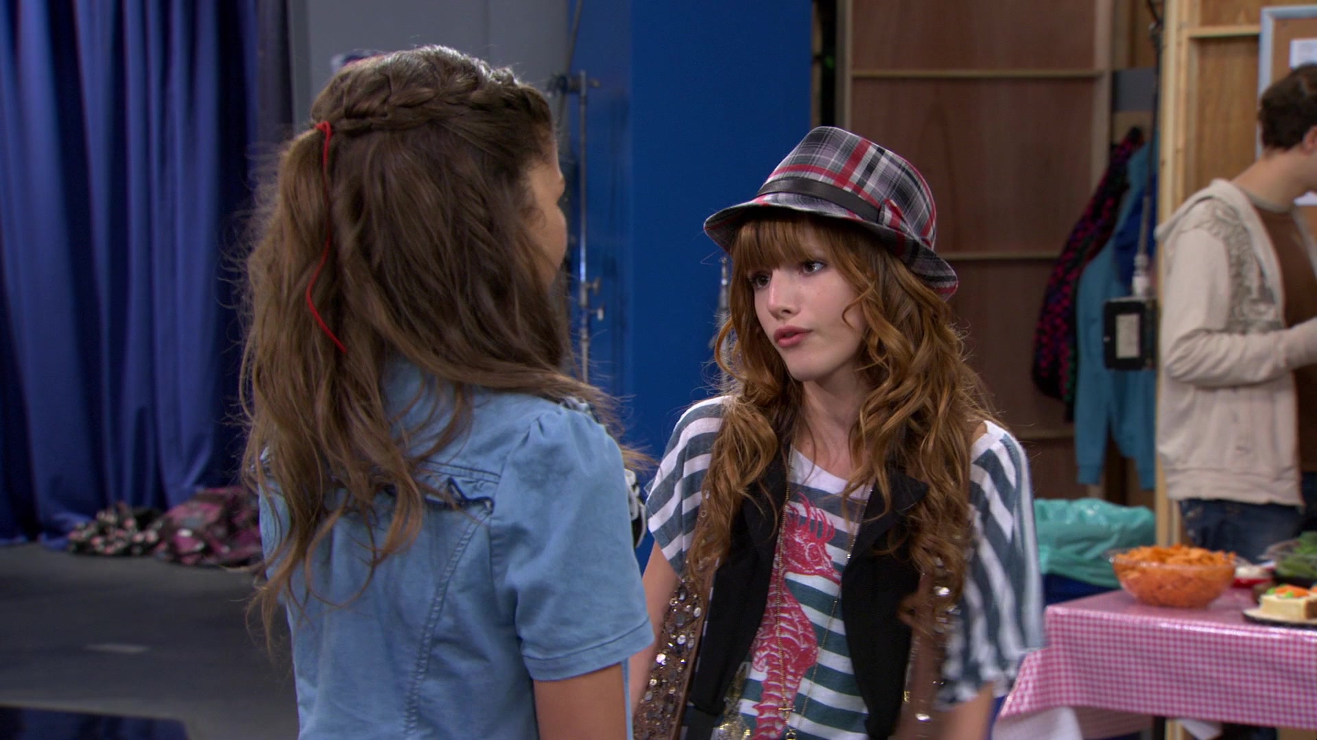Shake_It_Up_S01E08_1080p_BTD_001384.jpg