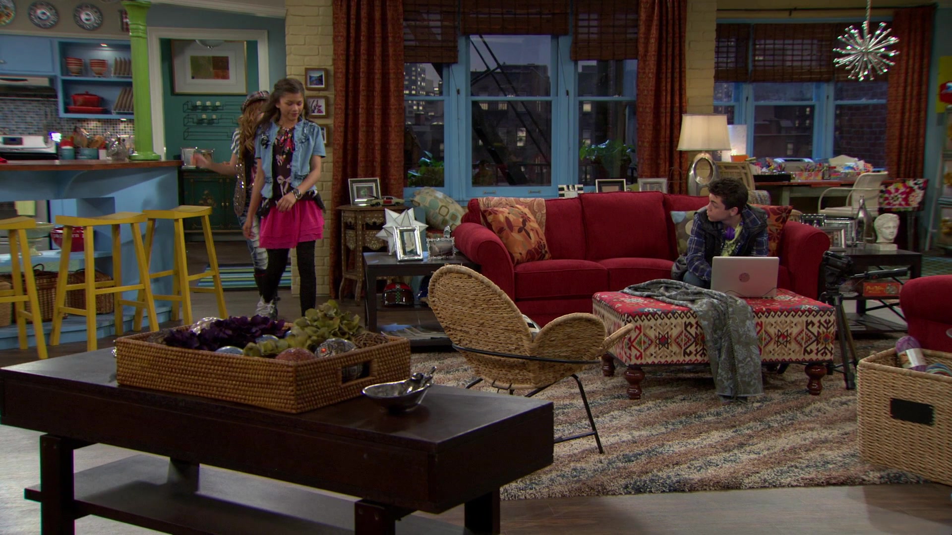 Shake_It_Up_S01E08_1080p_BTD_001482.jpg