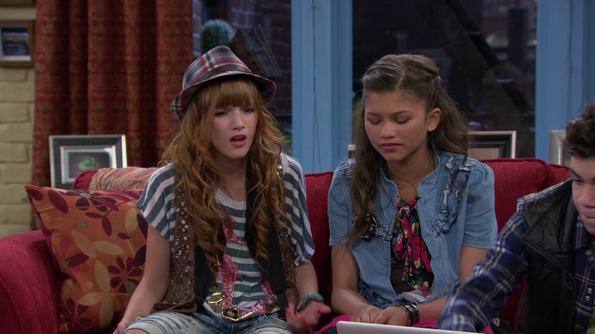 Shake_It_Up_S01E08_1080p_BTD_001552.jpg Shake_It_Up_S01E08_1080p_BTD_001552.jpg