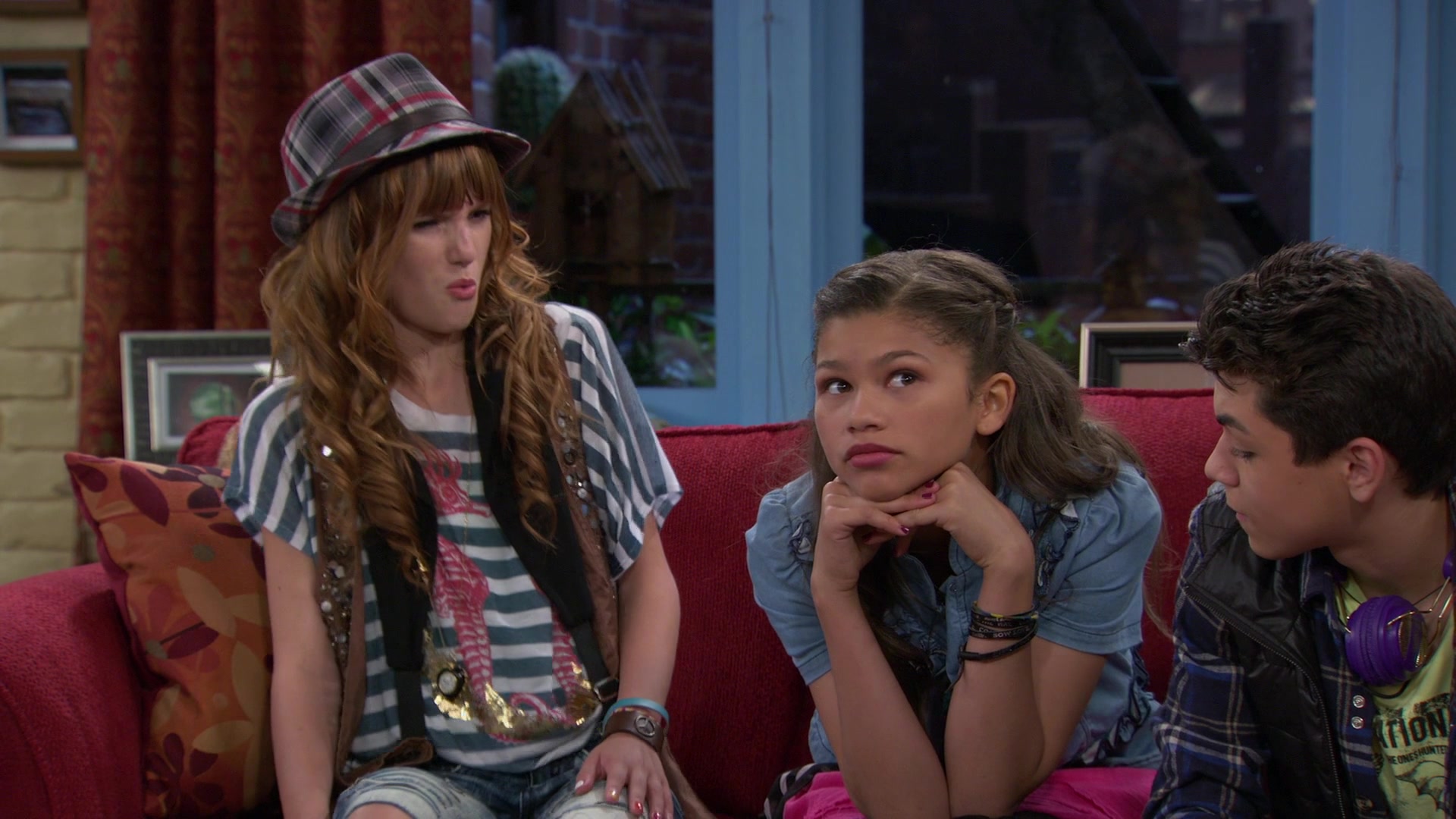 Shake_It_Up_S01E08_1080p_BTD_001579.jpg