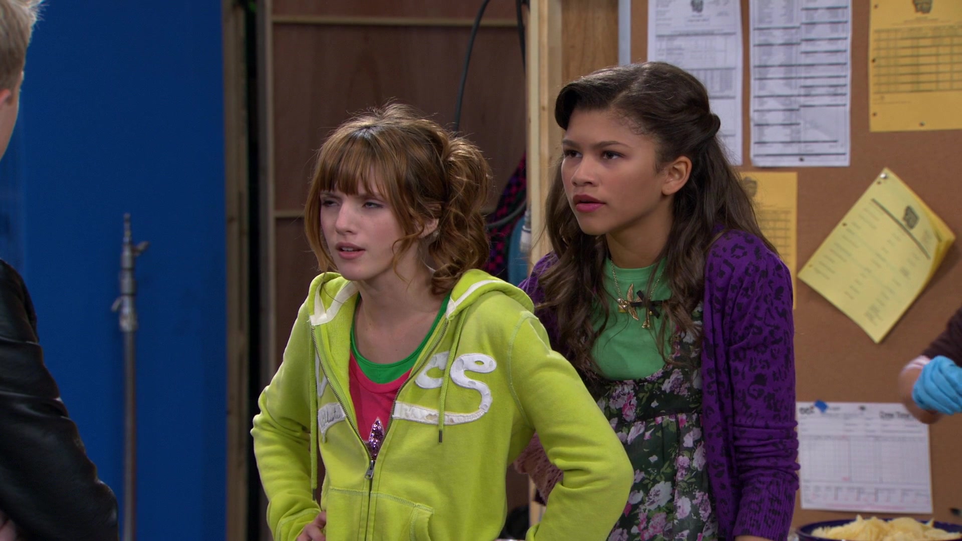 Shake_It_Up_S01E08_1080p_BTD_001803.jpg