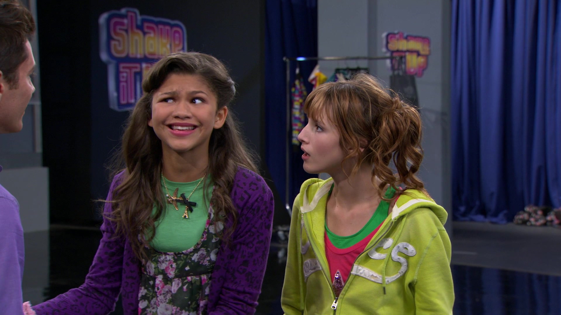 Shake_It_Up_S01E08_1080p_BTD_001894.jpg Shake_It_Up_S01E08_1080p_BTD_001894.jpg