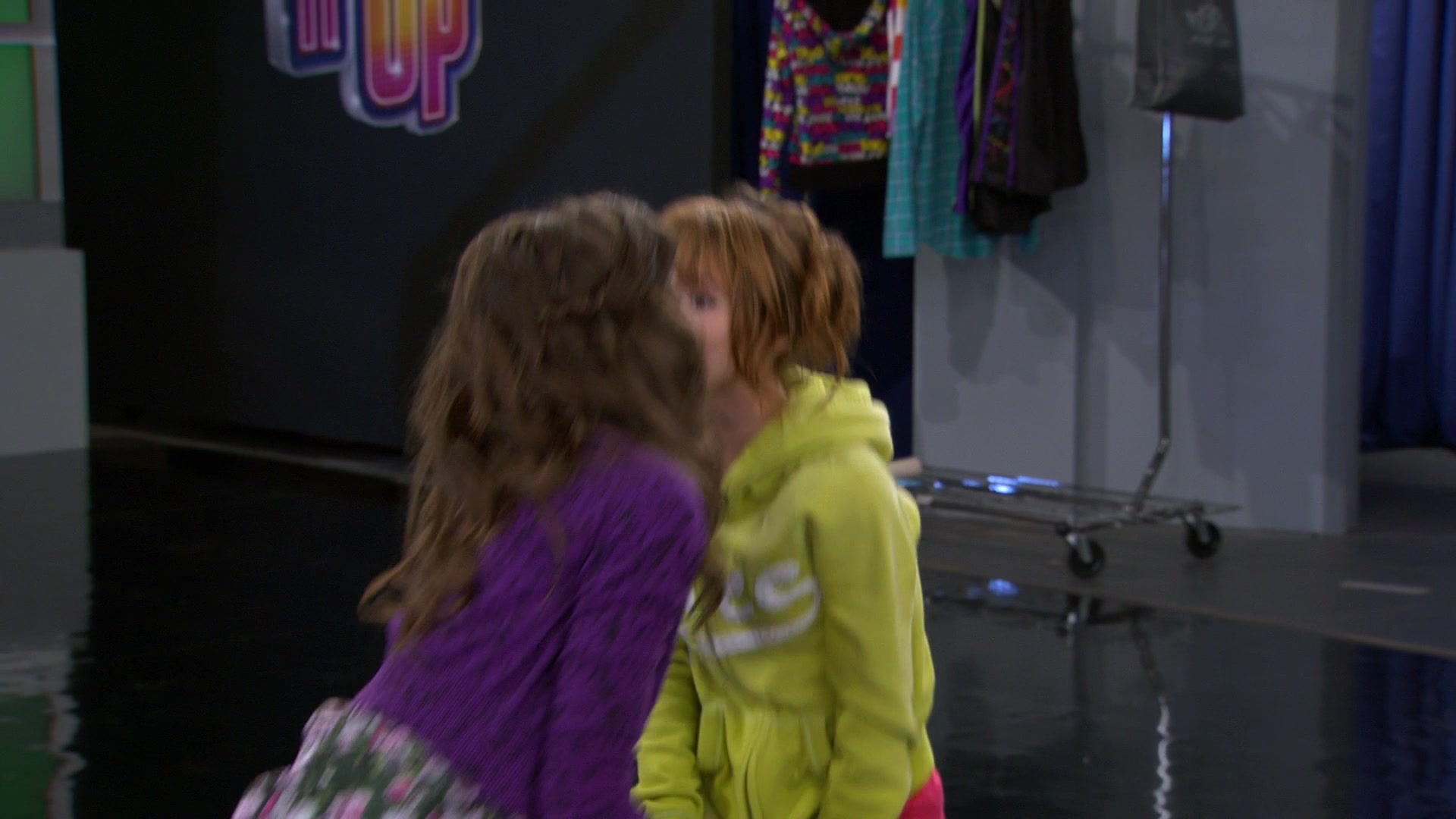 Shake_It_Up_S01E08_1080p_BTD_002162.jpg Shake_It_Up_S01E08_1080p_BTD_002162.jpg