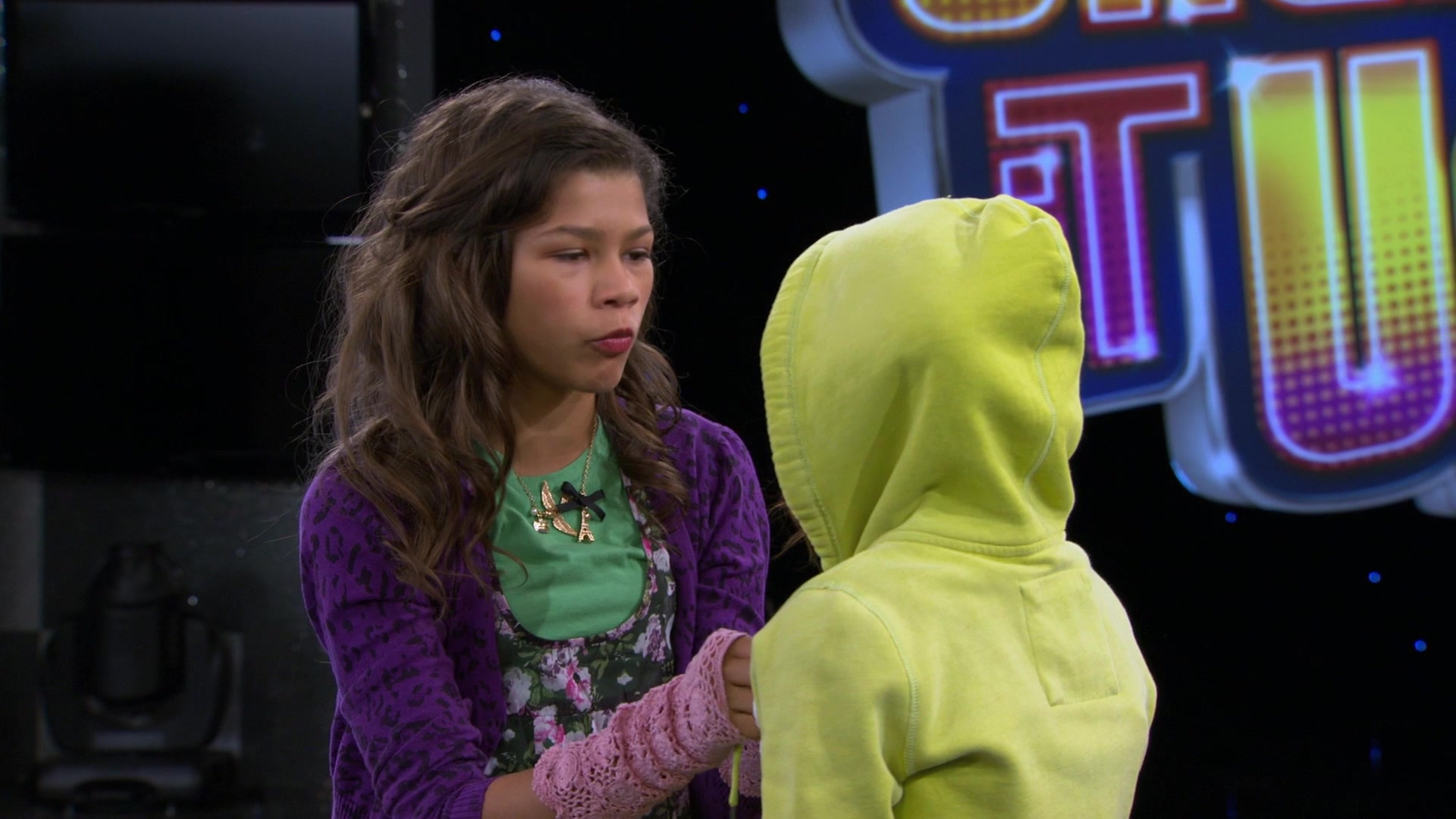 Shake_It_Up_S01E08_1080p_BTD_002173.jpg