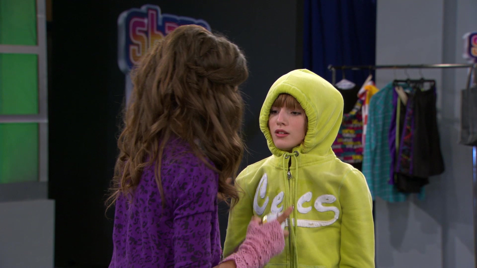 Shake_It_Up_S01E08_1080p_BTD_002180.jpg