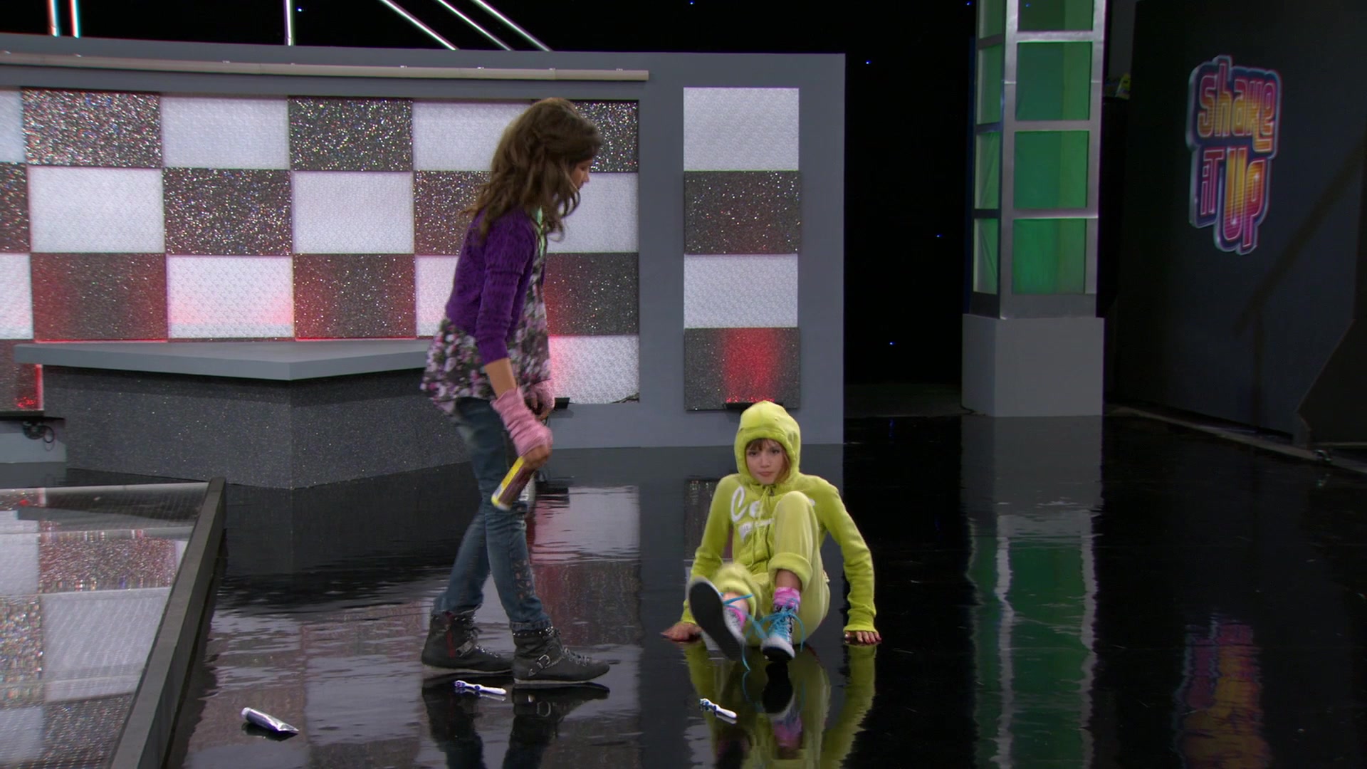 Shake_It_Up_S01E08_1080p_BTD_002193.jpg