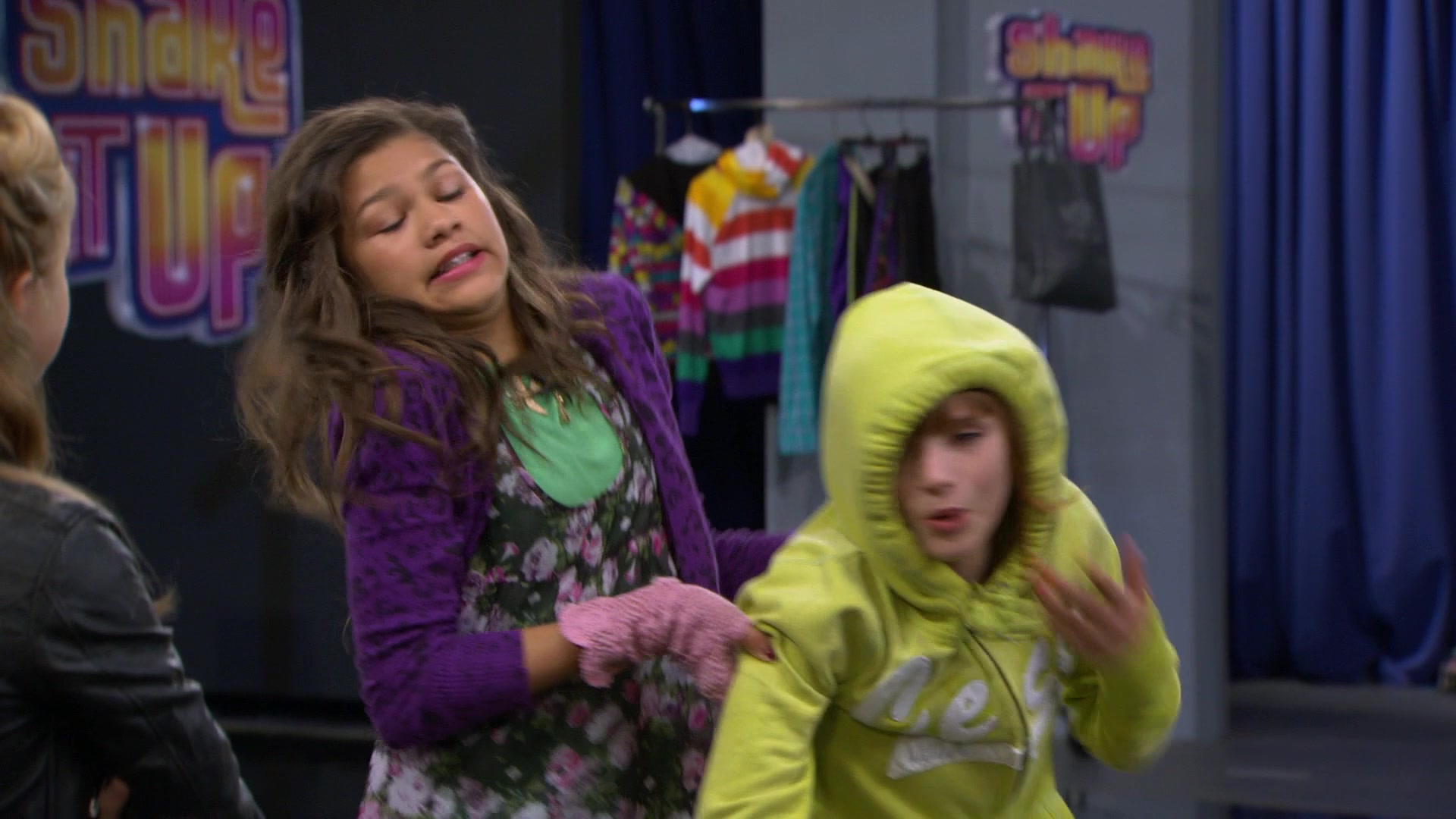 Shake_It_Up_S01E08_1080p_BTD_002410.jpg Shake_It_Up_S01E08_1080p_BTD_002410.jpg