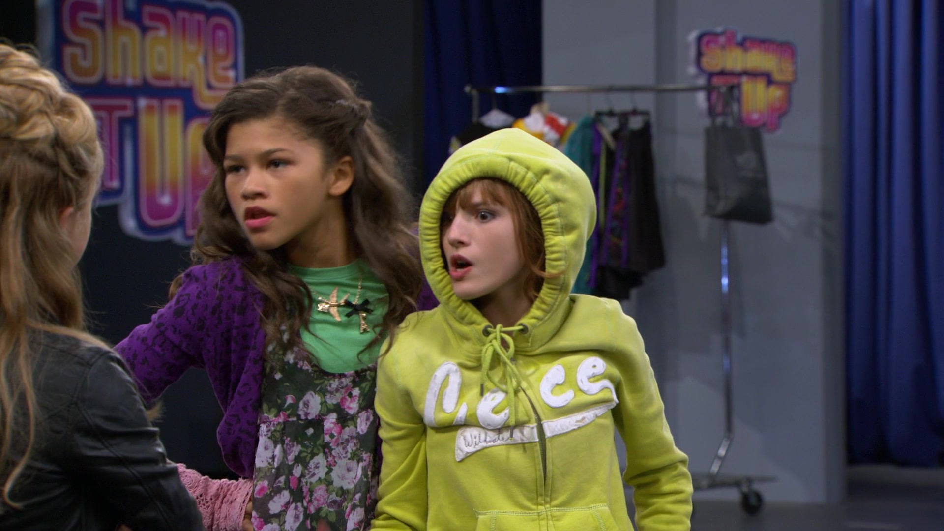 Shake_It_Up_S01E08_1080p_BTD_002416.jpg