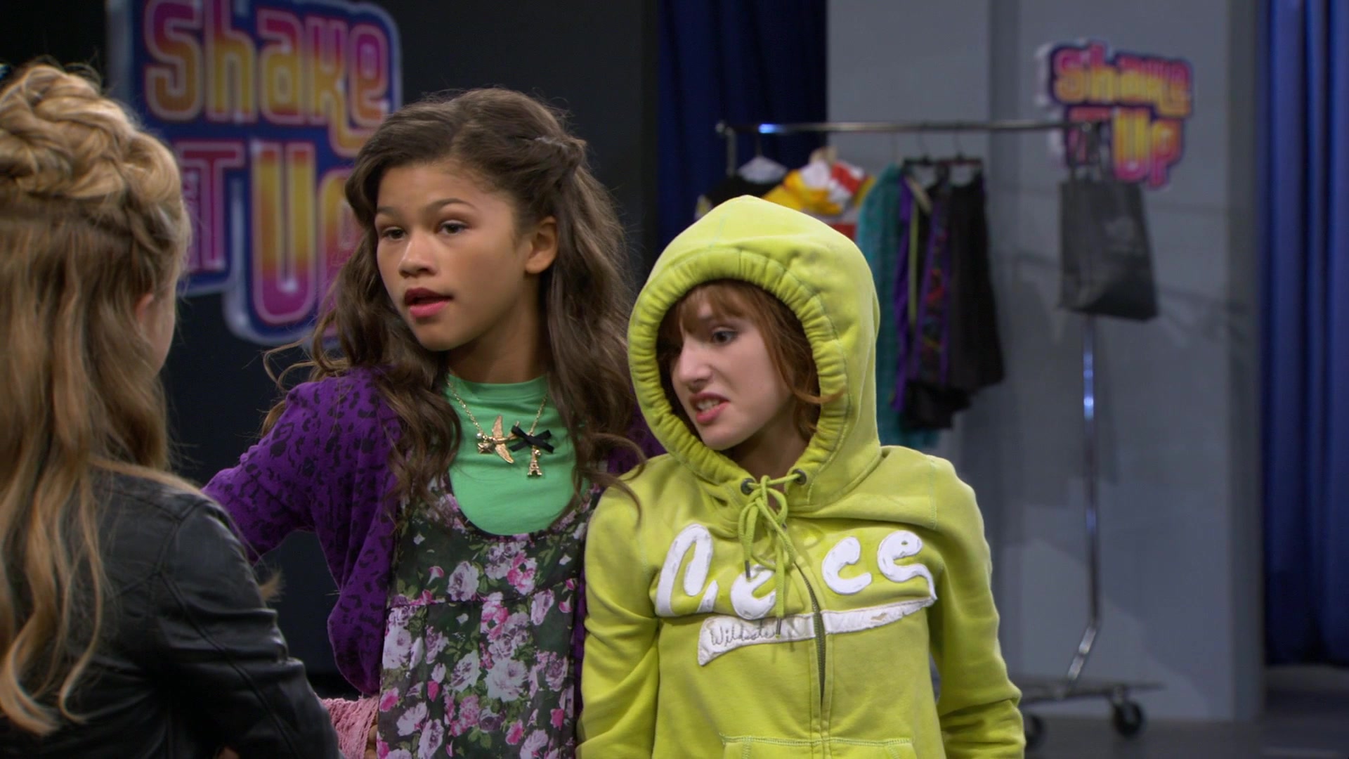 Shake_It_Up_S01E08_1080p_BTD_002418.jpg